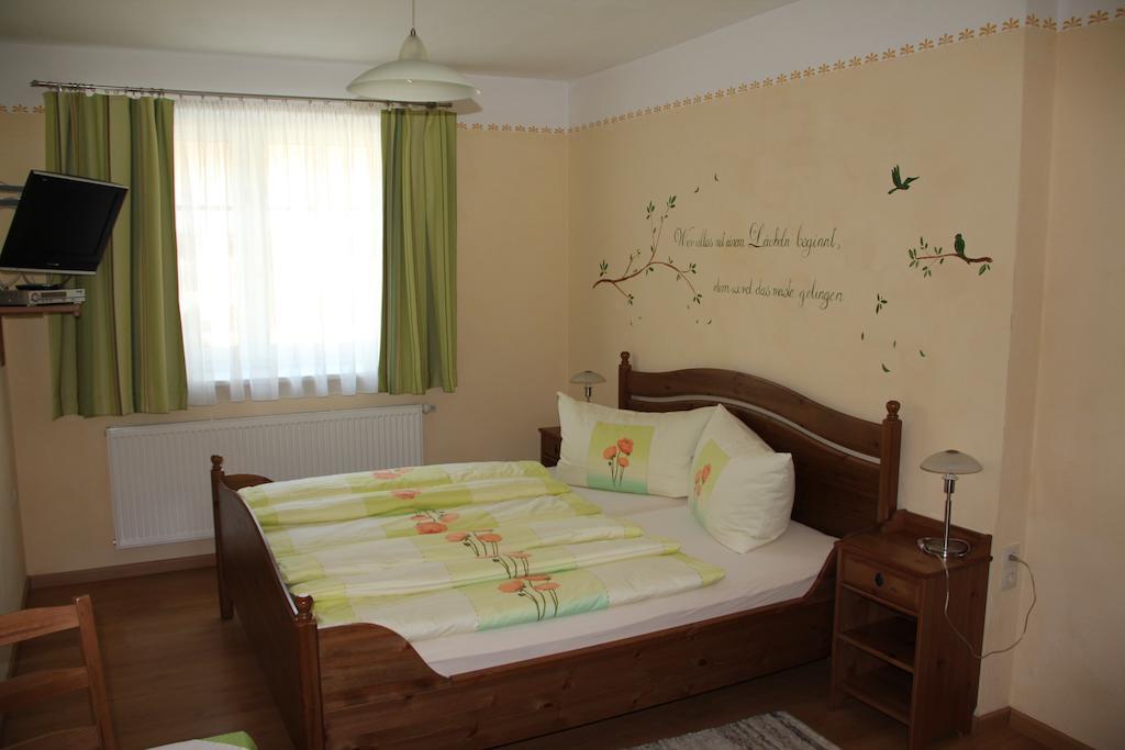 Haus Resi Διαμέρισμα Staatz Εξωτερικό φωτογραφία